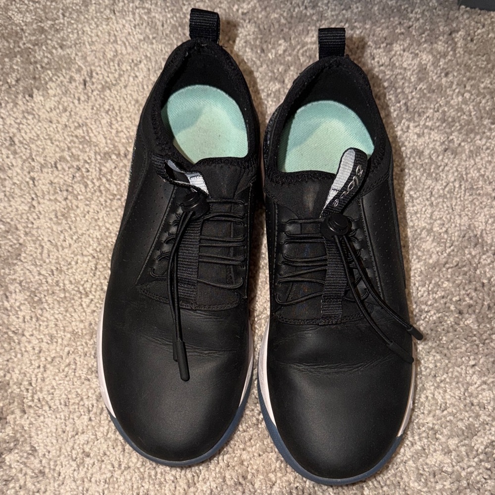 Women’s Cloves nursing shoes